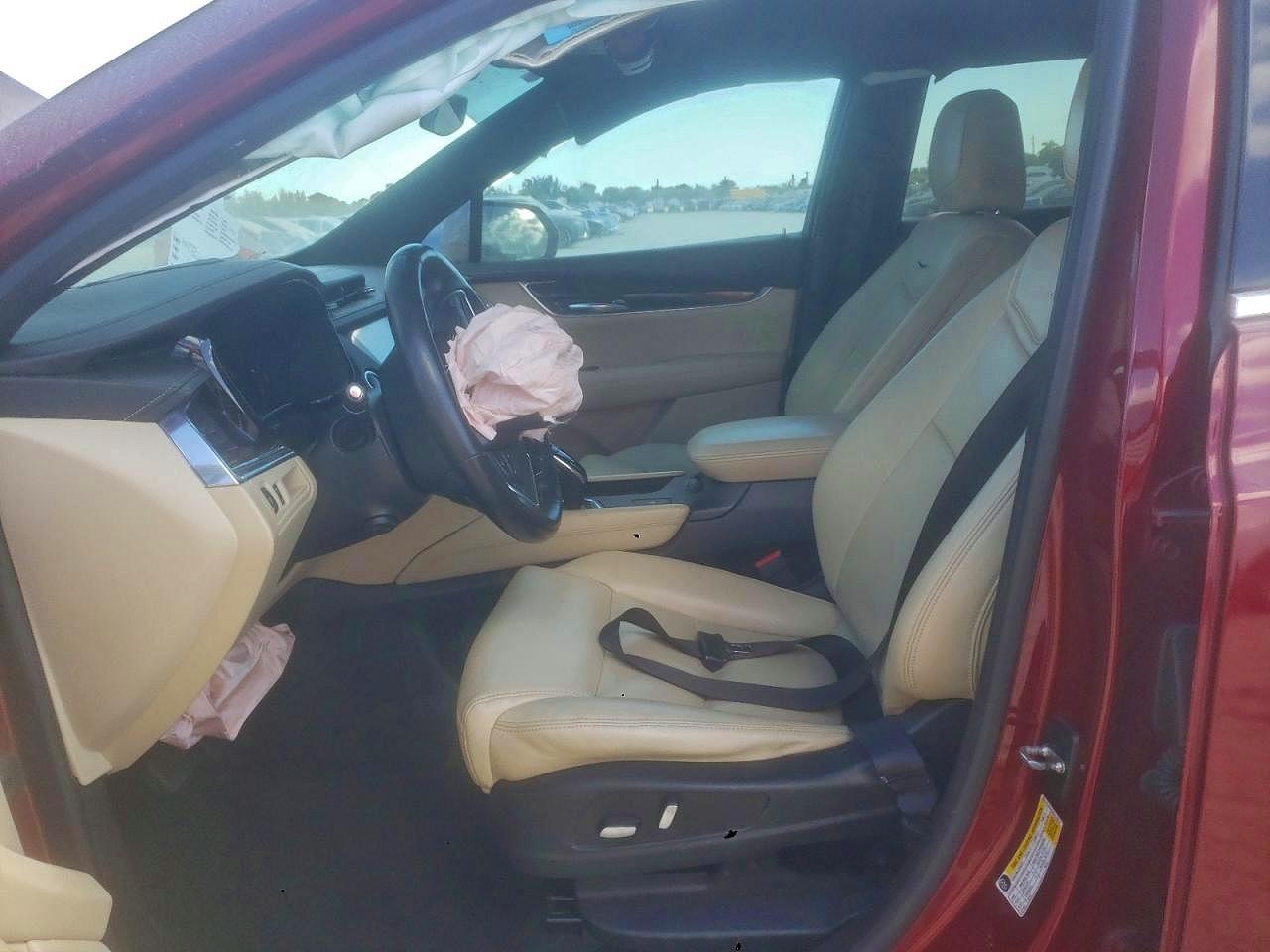 2017 CADILLAC XT5