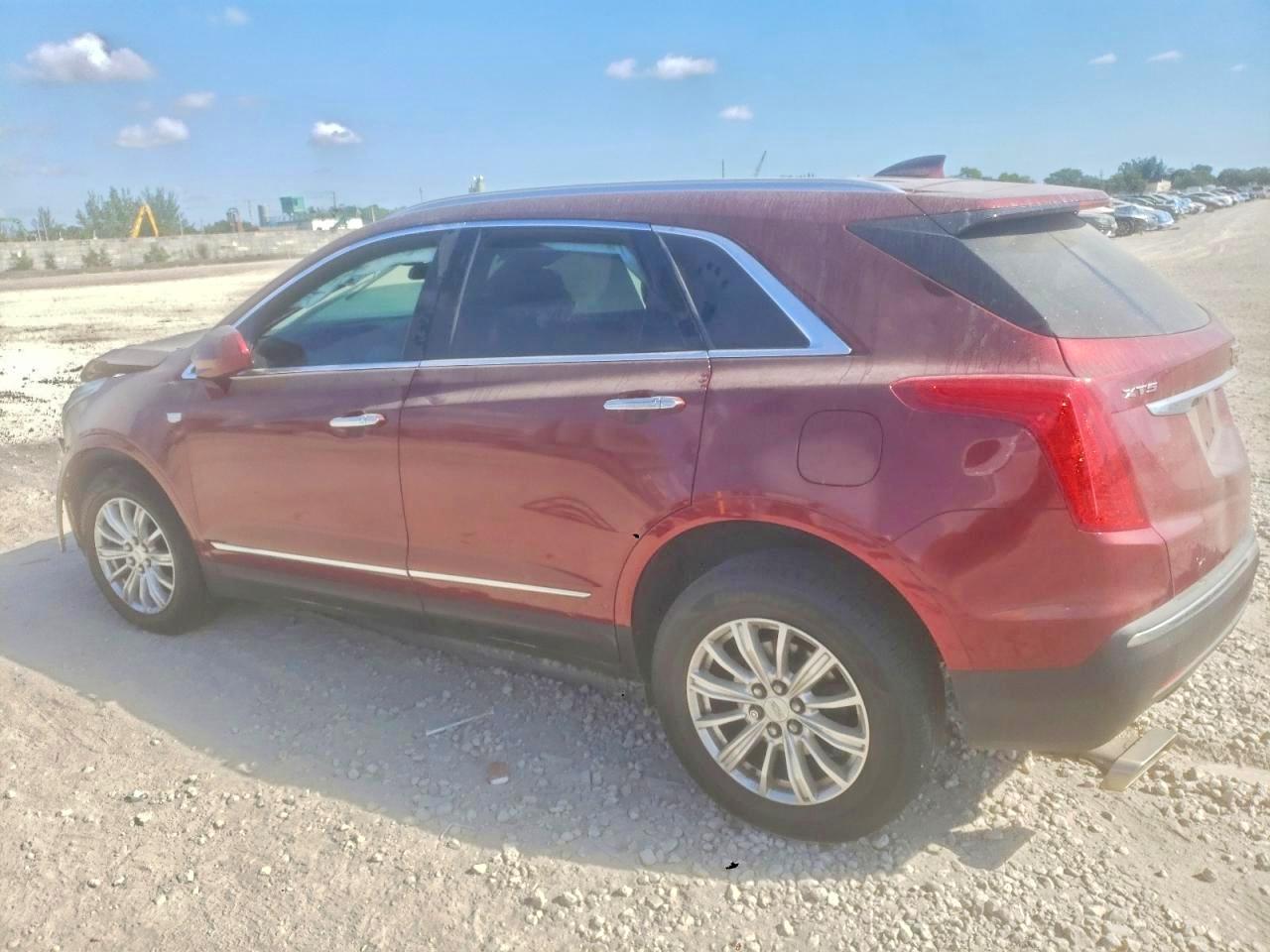 2017 CADILLAC XT5