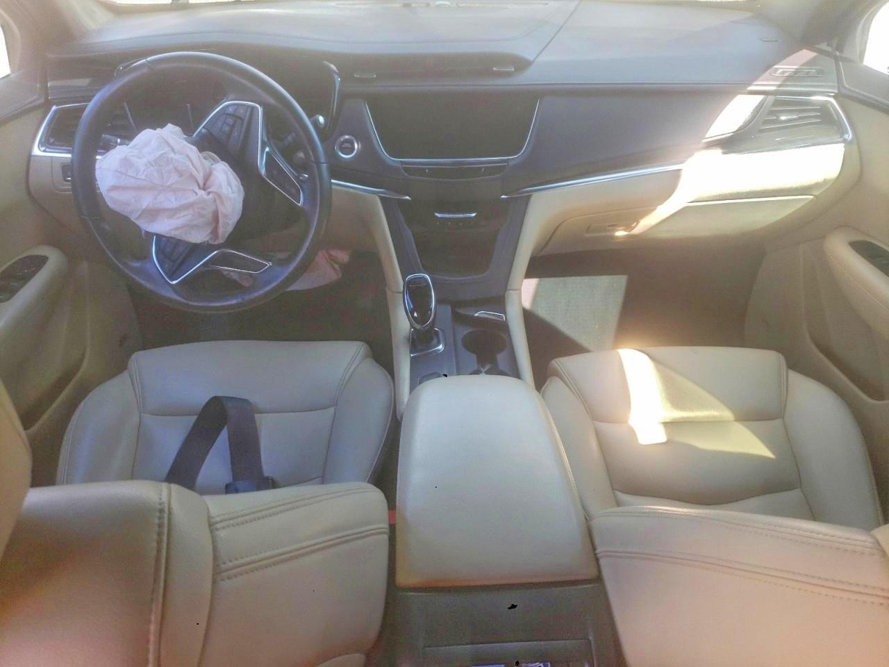 2017 CADILLAC XT5
