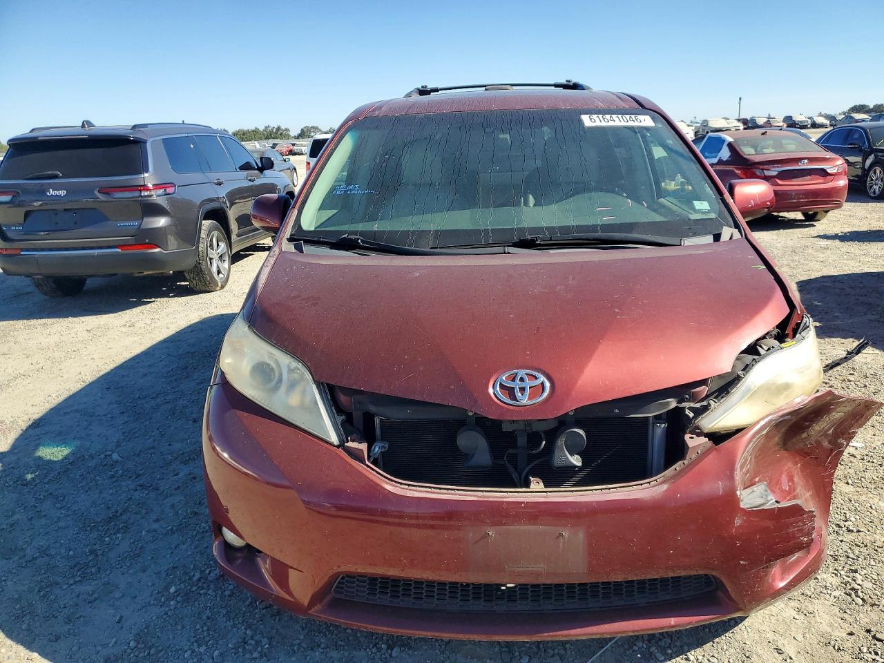 2011 TOYOTA SIENNA