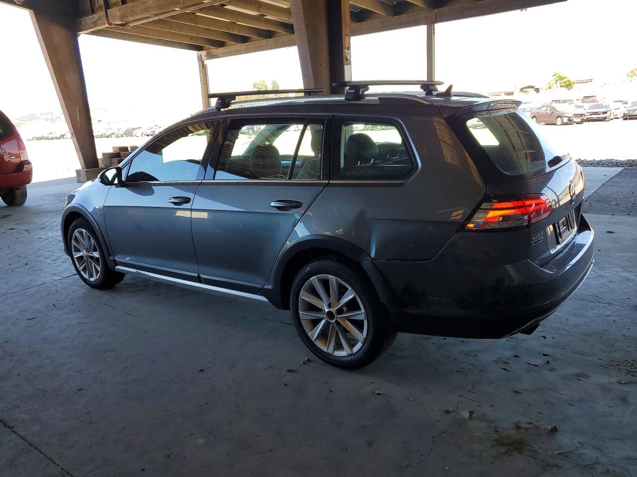 2019 VOLKSWAGEN GOLF