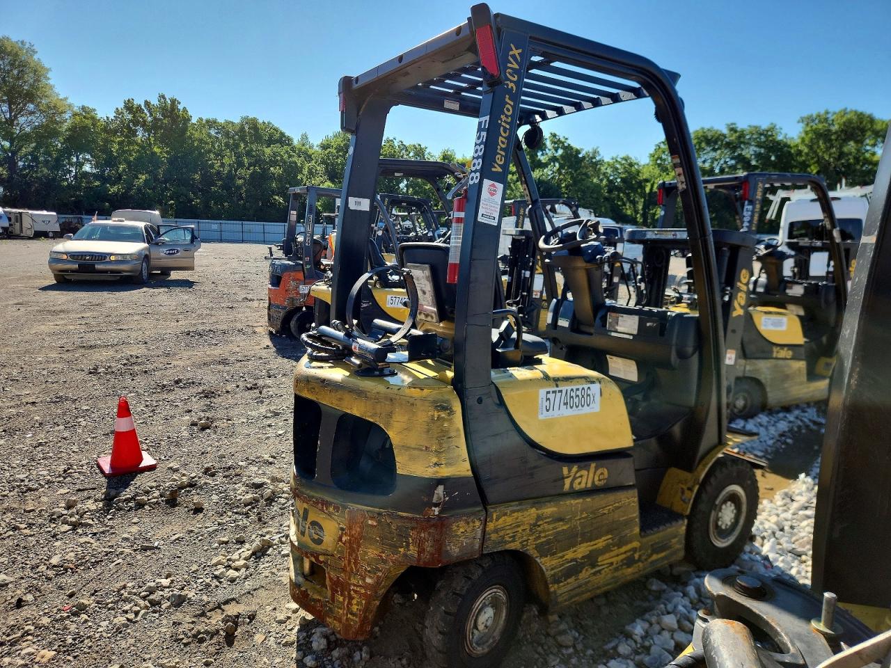 2018 YALE LIFT TRUCK