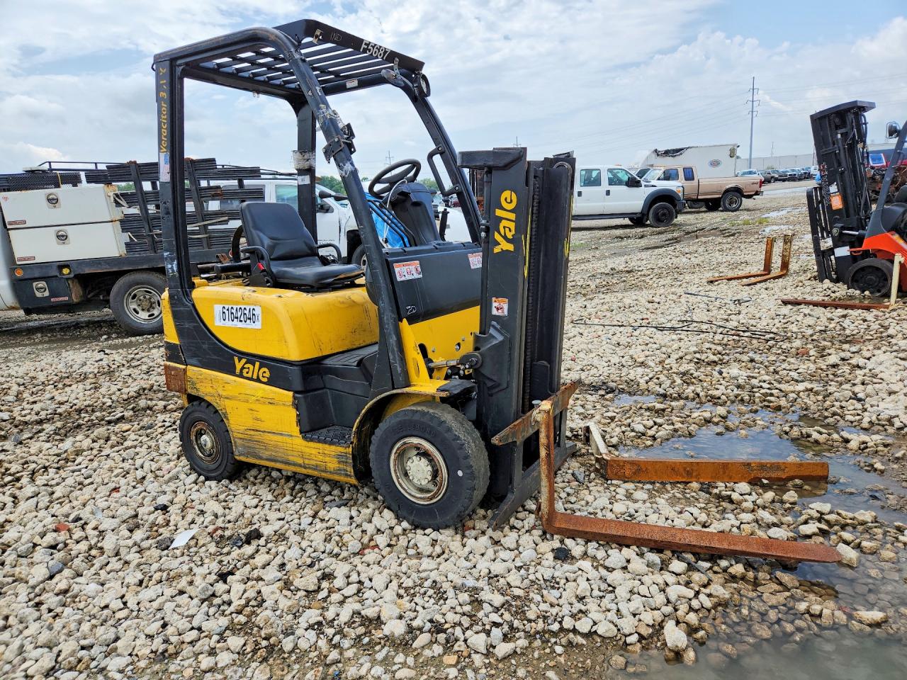 2017 YALE LIFT TRUCK