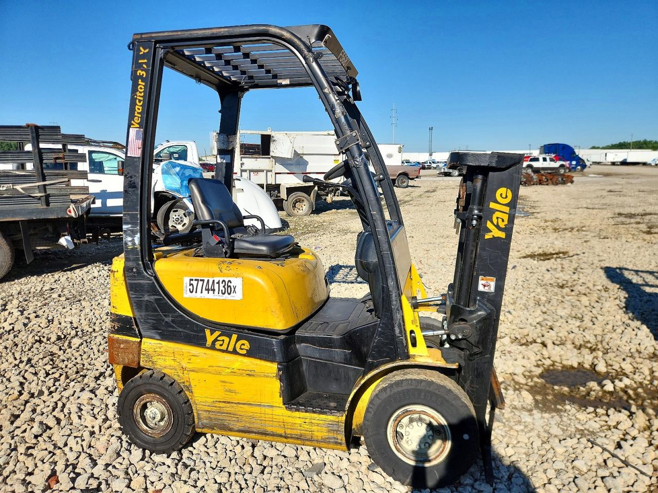 2017 YALE LIFT TRUCK