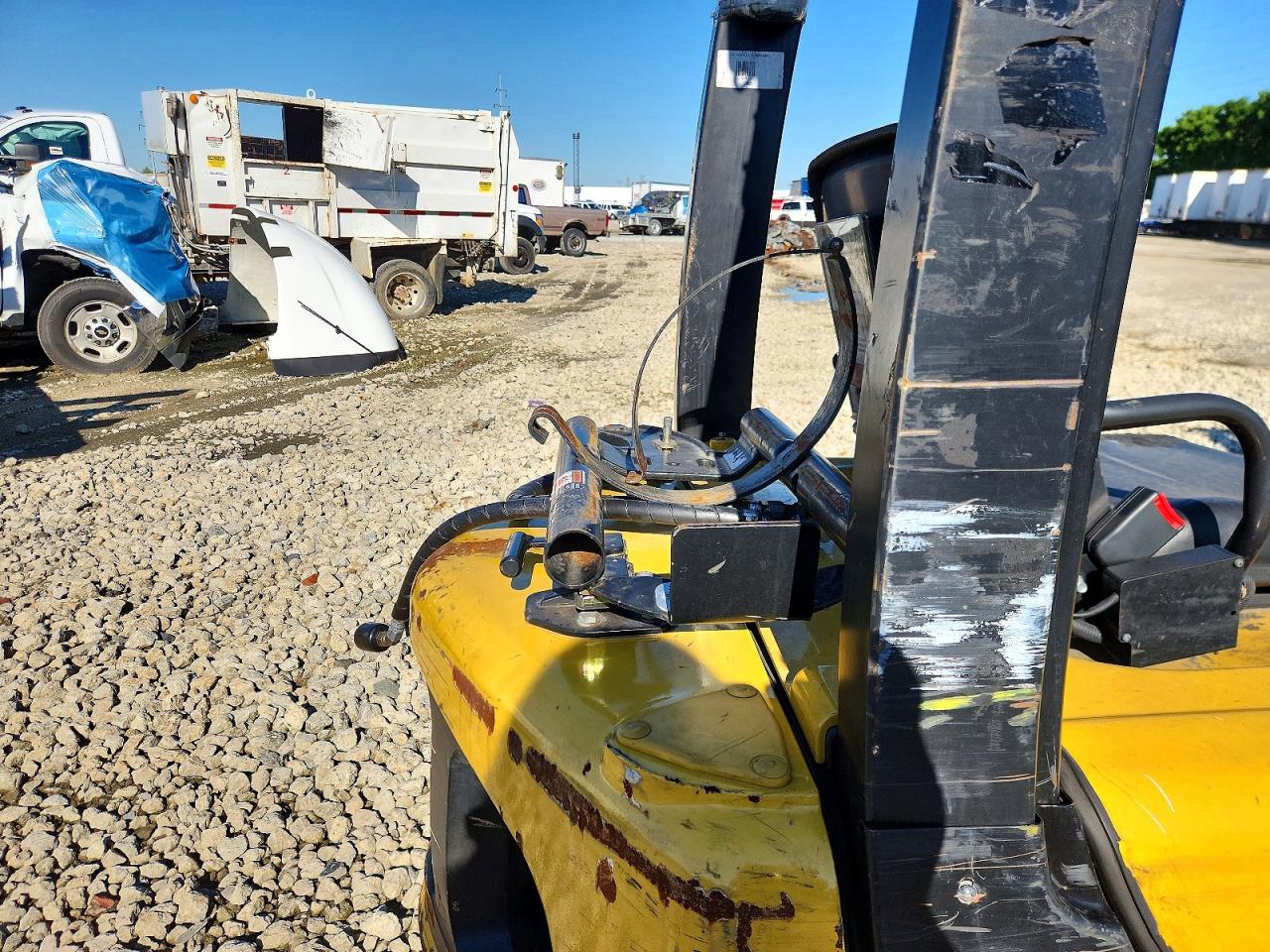 2017 YALE LIFT TRUCK