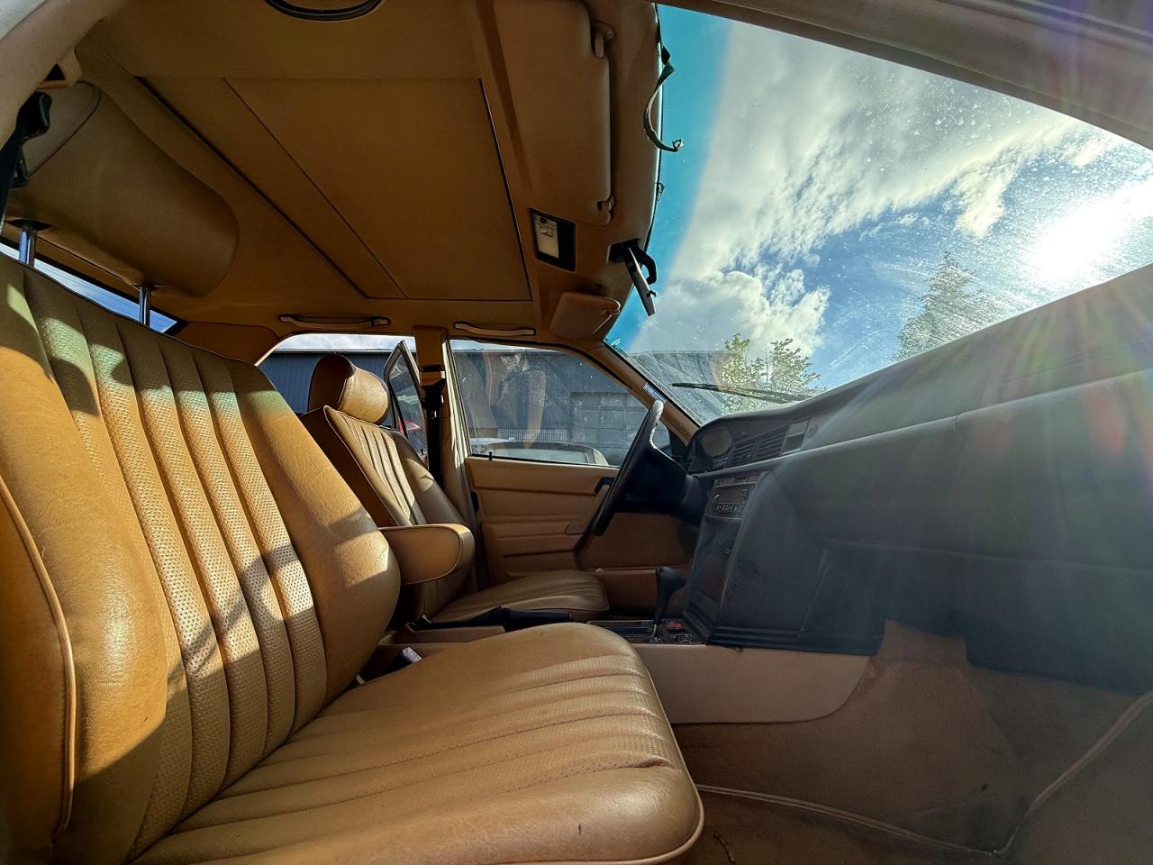 1989 MERCEDES-BENZ 190-CLASS