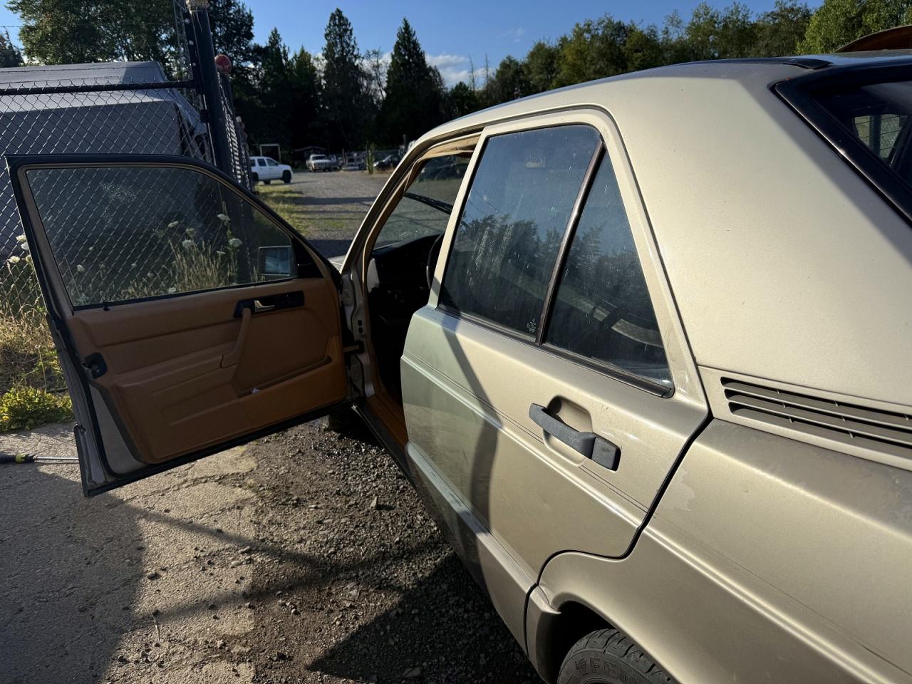 1989 MERCEDES-BENZ 190-CLASS