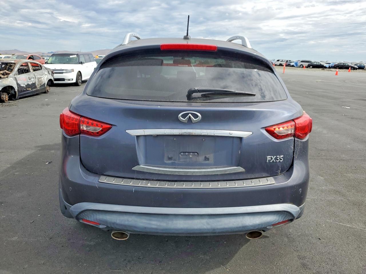 2010 INFINITI FX35