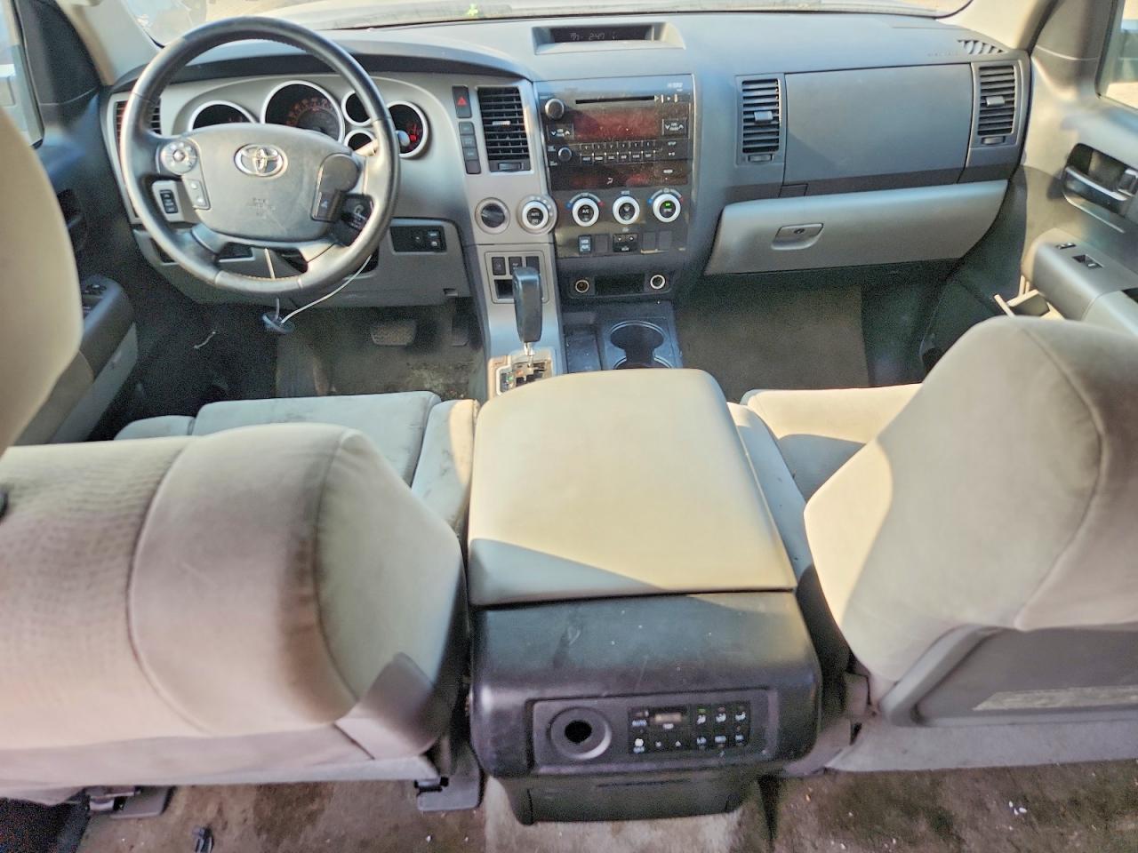2011 TOYOTA SEQUOIA
