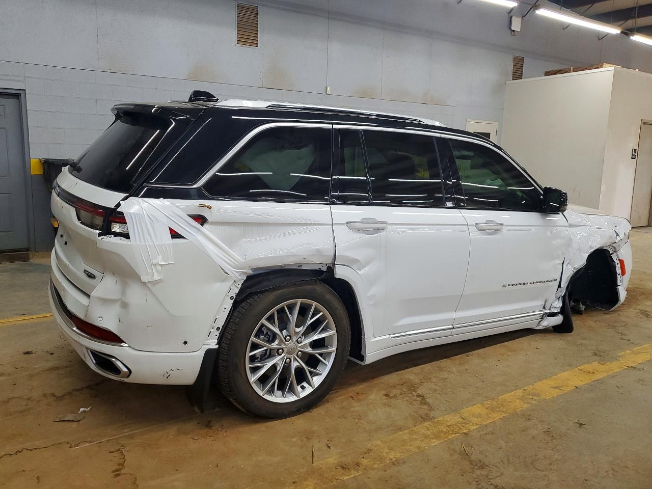 2022 JEEP CHEROKEE