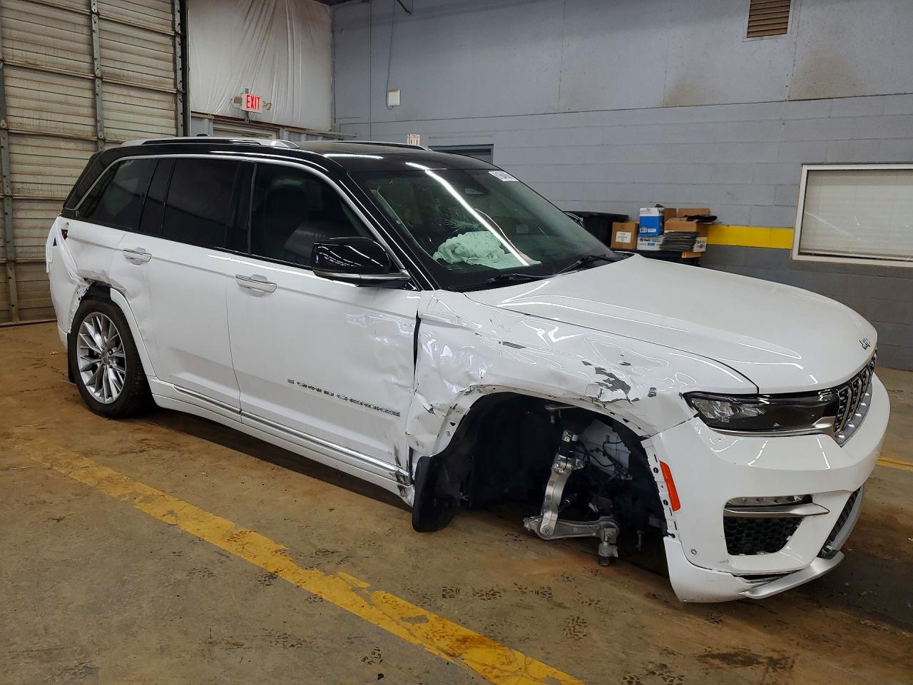 2022 JEEP CHEROKEE