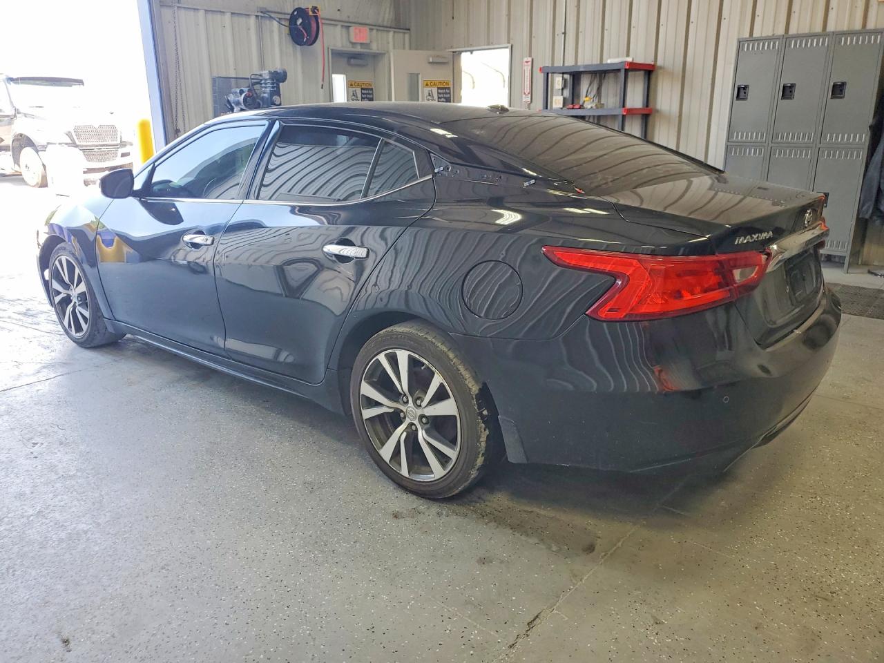 2017 NISSAN MAXIMA