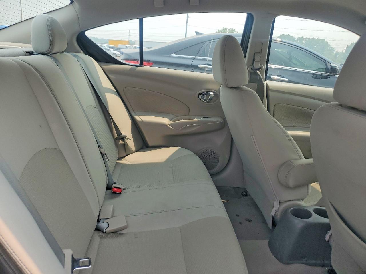 2015 NISSAN VERSA