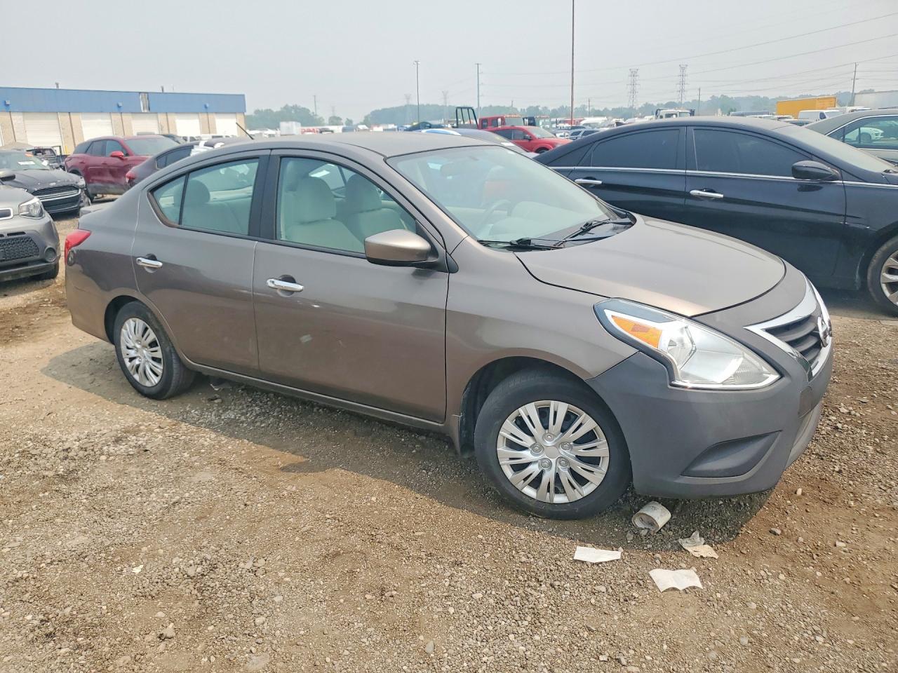 2015 NISSAN VERSA
