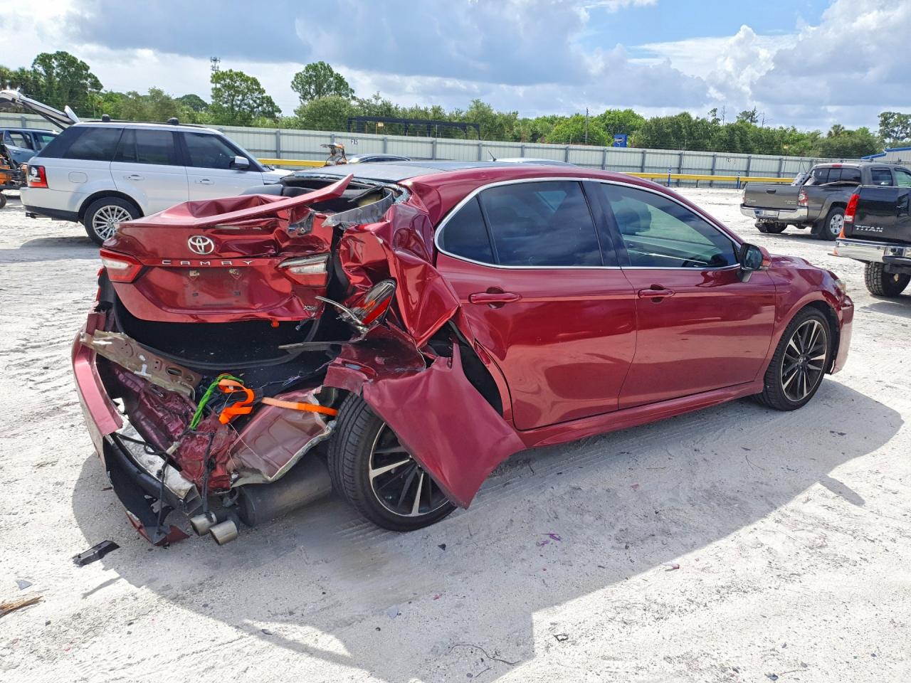 2018 TOYOTA CAMRY