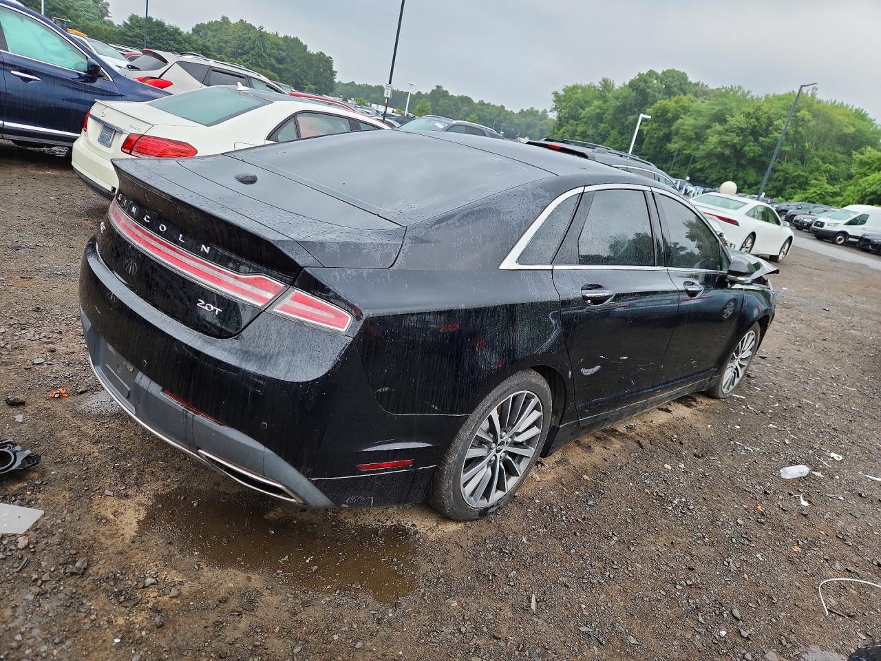 2017 LINCOLN MKZ