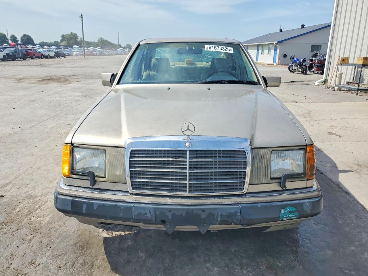 1992 MERCEDES-BENZ 400-CLASS