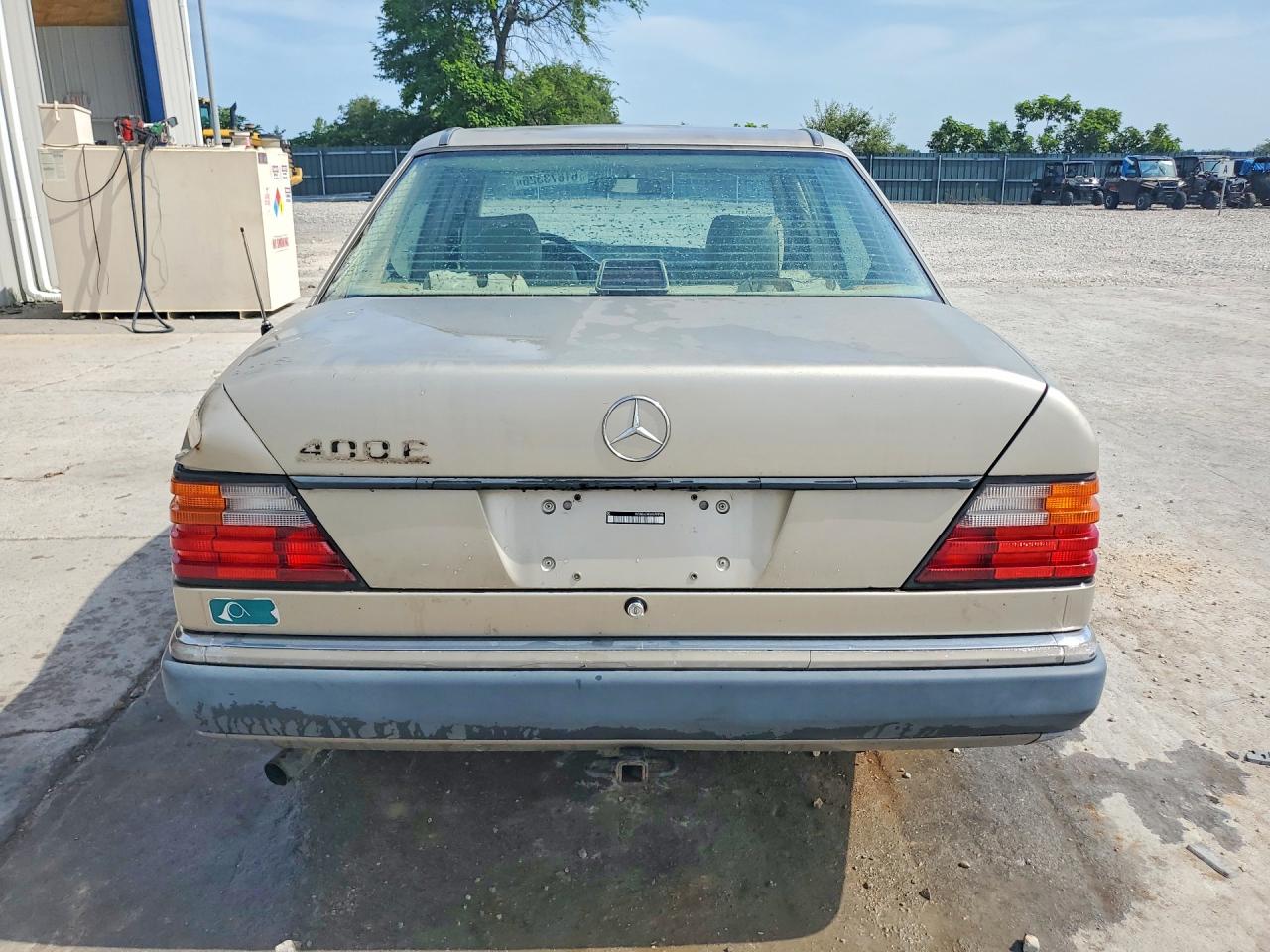 1992 MERCEDES-BENZ 400-CLASS