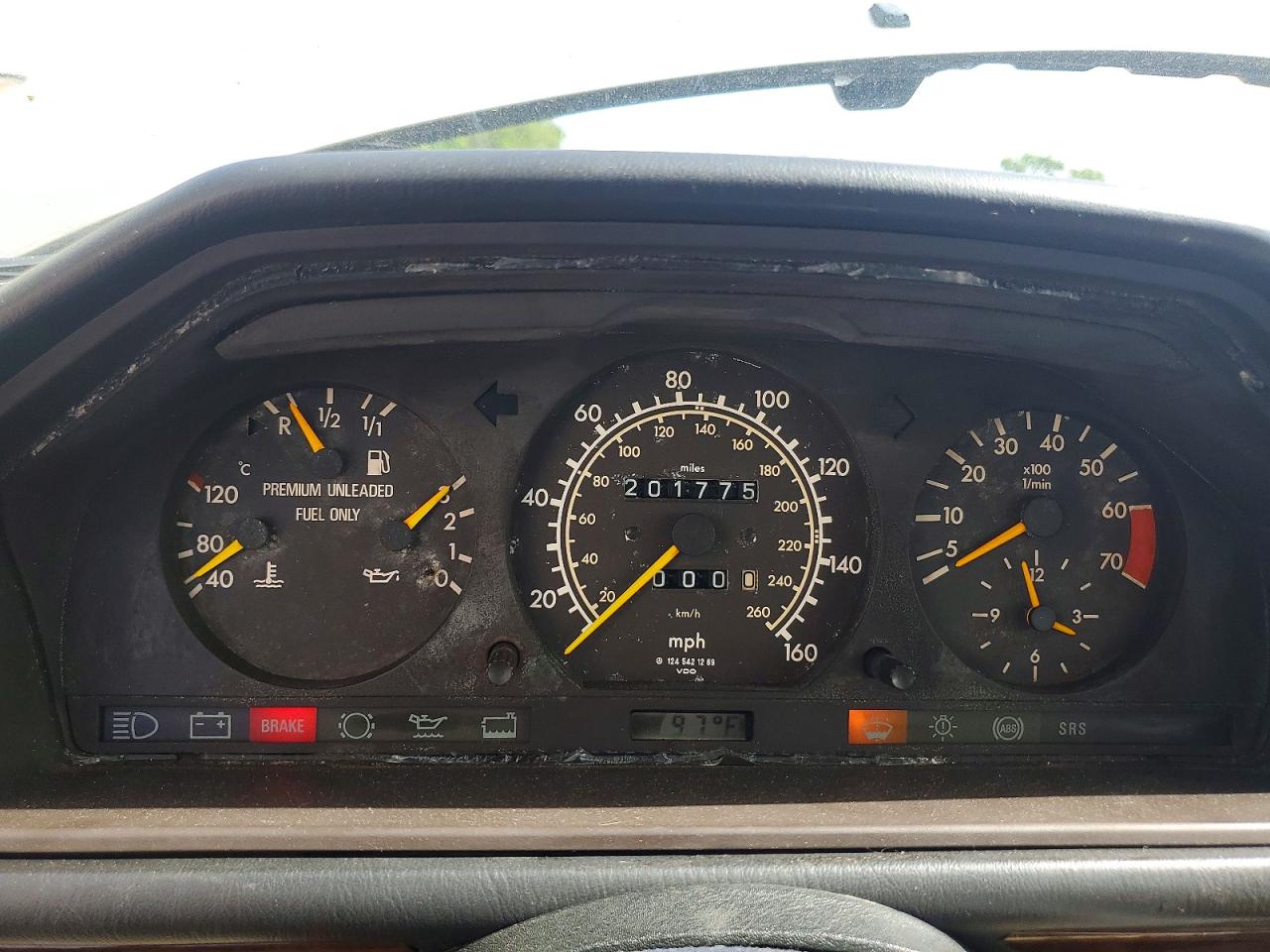 1992 MERCEDES-BENZ 400-CLASS