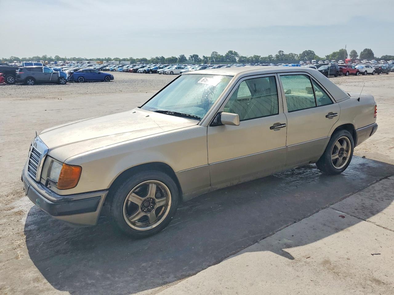 1992 MERCEDES-BENZ 400-CLASS