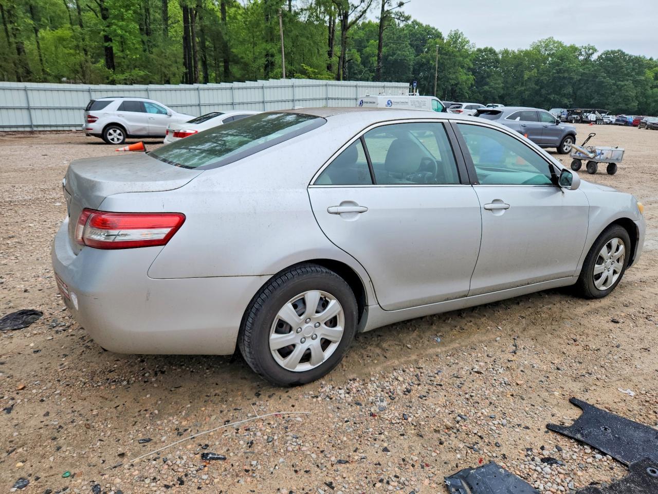 2010 TOYOTA CAMRY LE