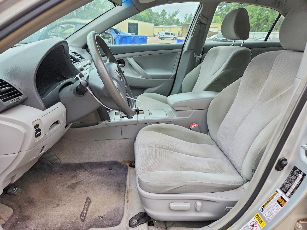 2010 TOYOTA CAMRY LE
