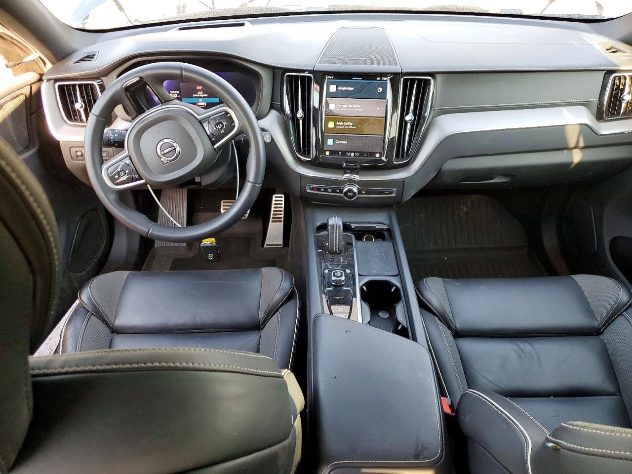 2022 VOLVO XC60