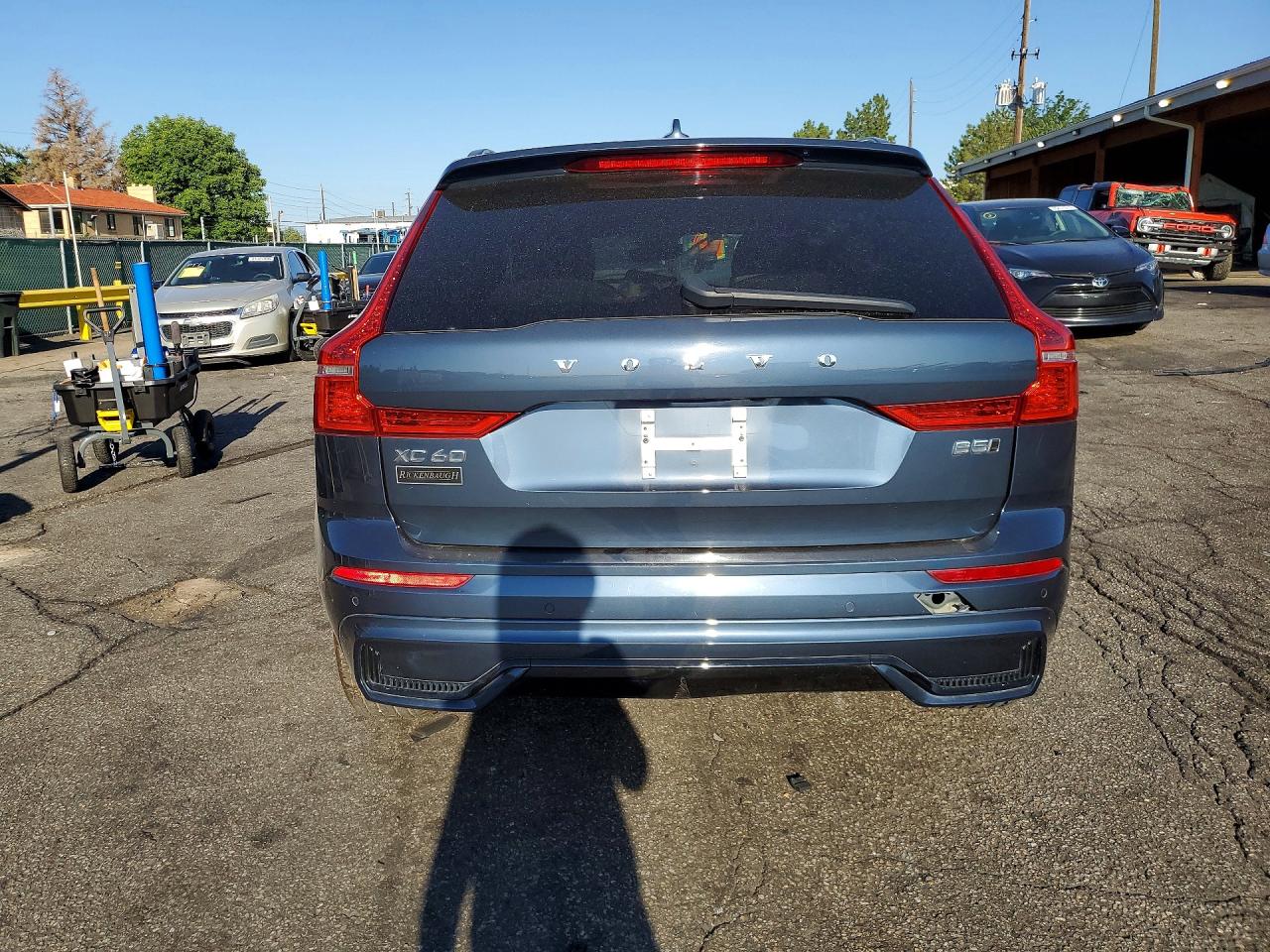 2022 VOLVO XC60