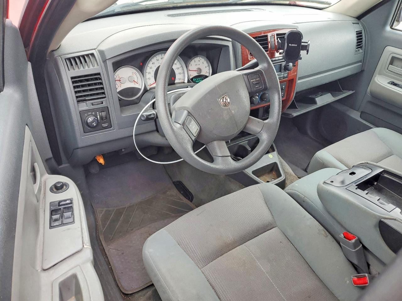 2005 DODGE DAKOTA
