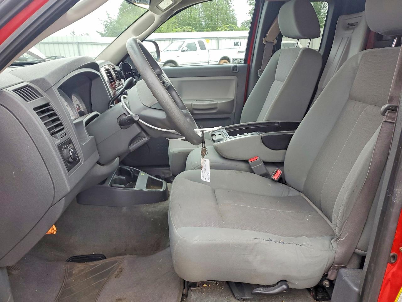 2005 DODGE DAKOTA