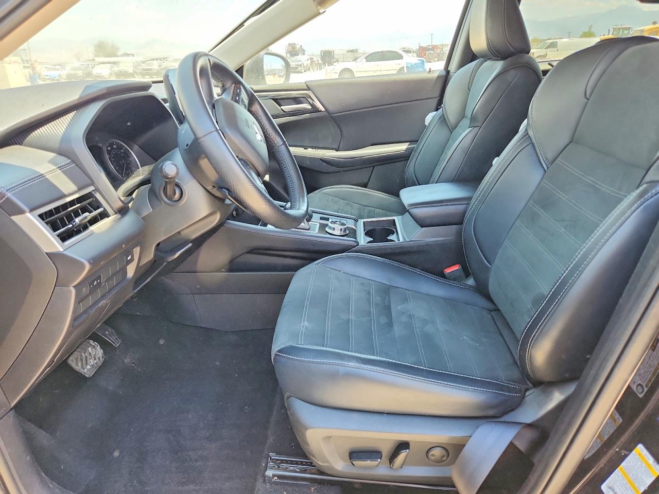 2024 MITSUBISHI OUTLANDER