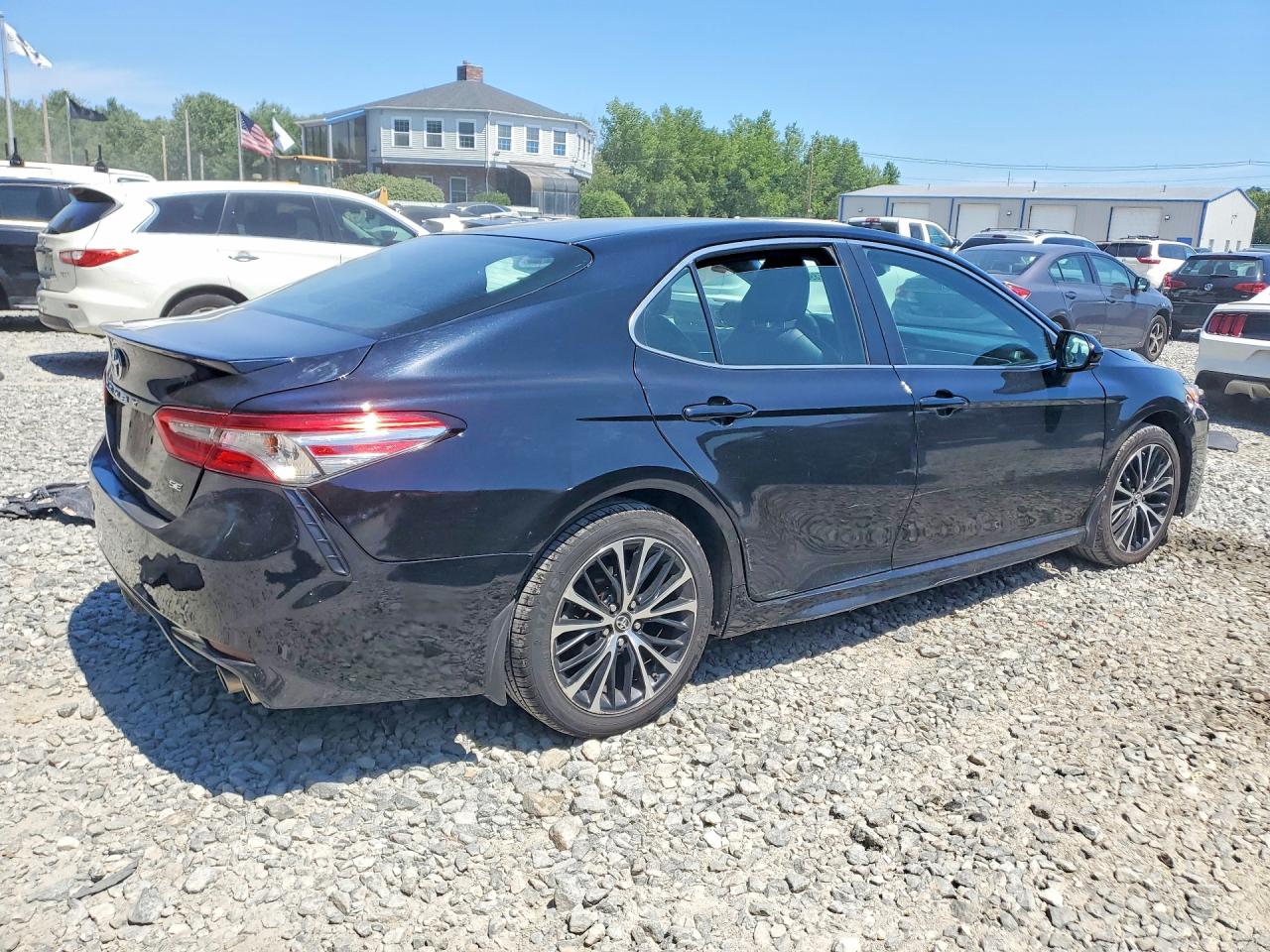 2018 TOYOTA CAMRY