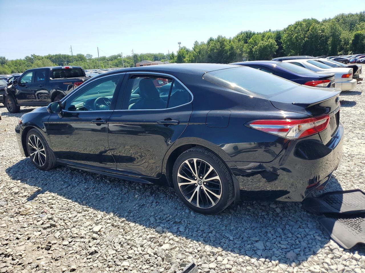 2018 TOYOTA CAMRY
