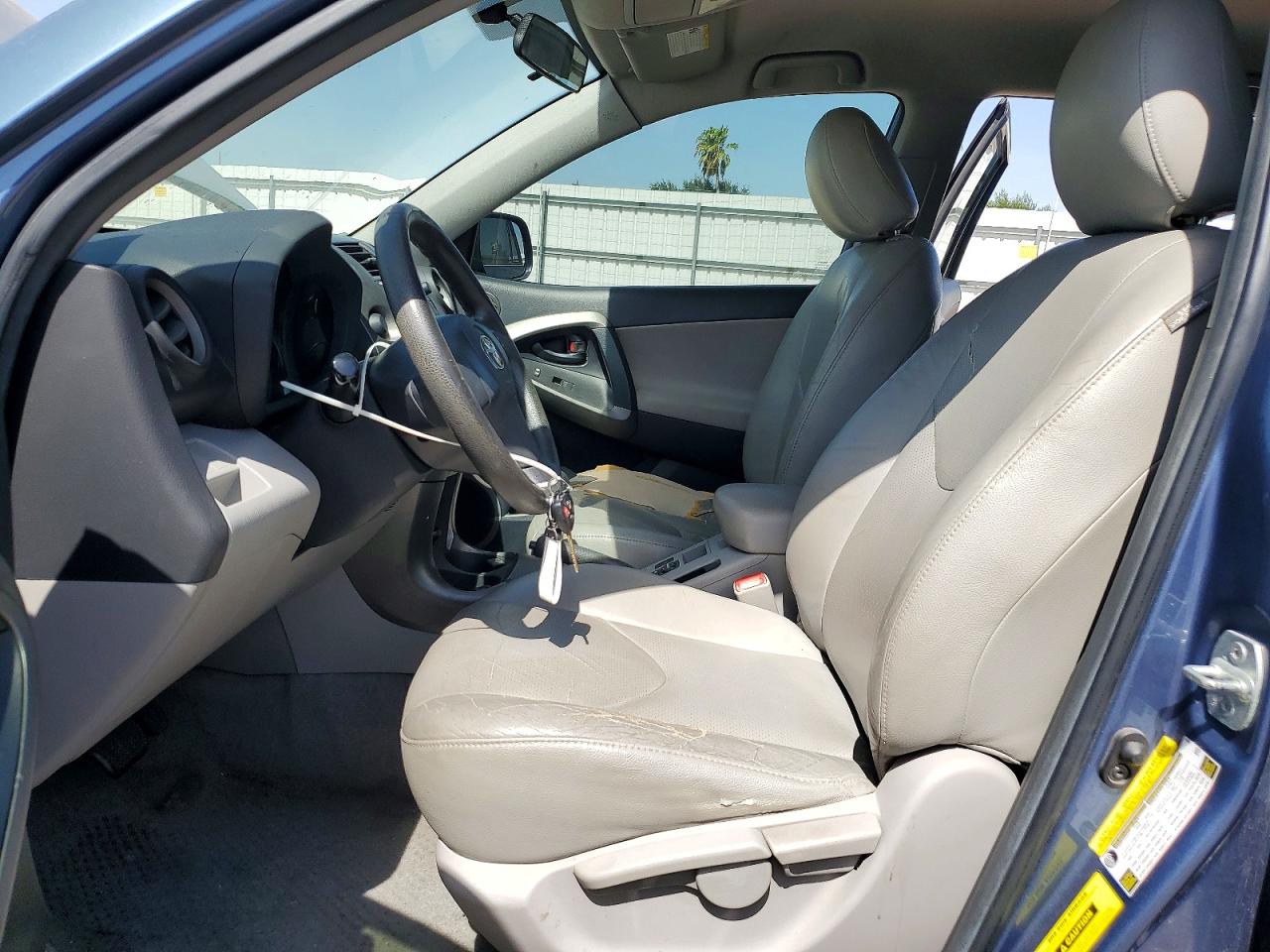2011 TOYOTA RAV4