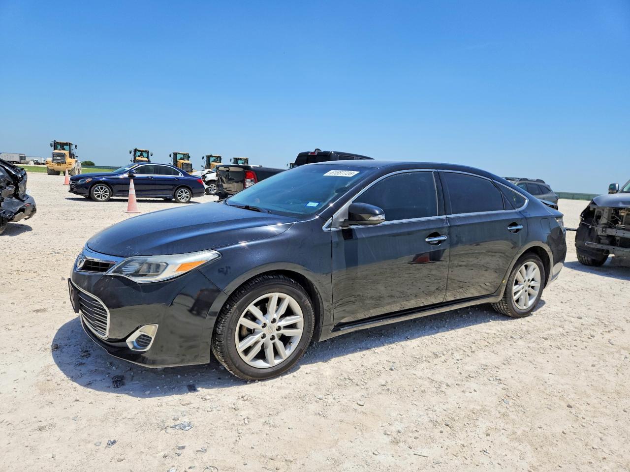 2013 TOYOTA AVALON