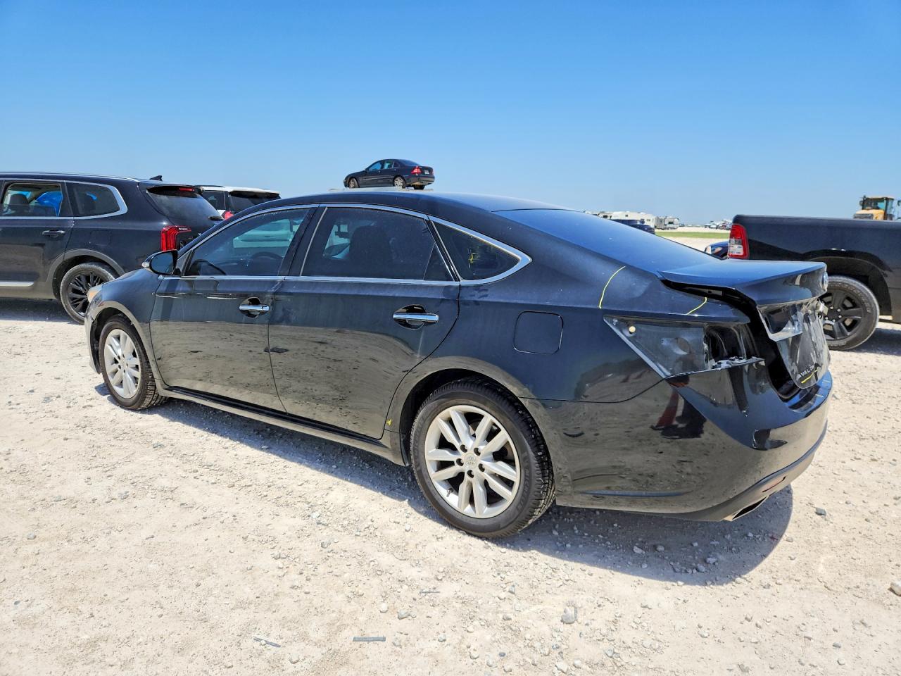 2013 TOYOTA AVALON