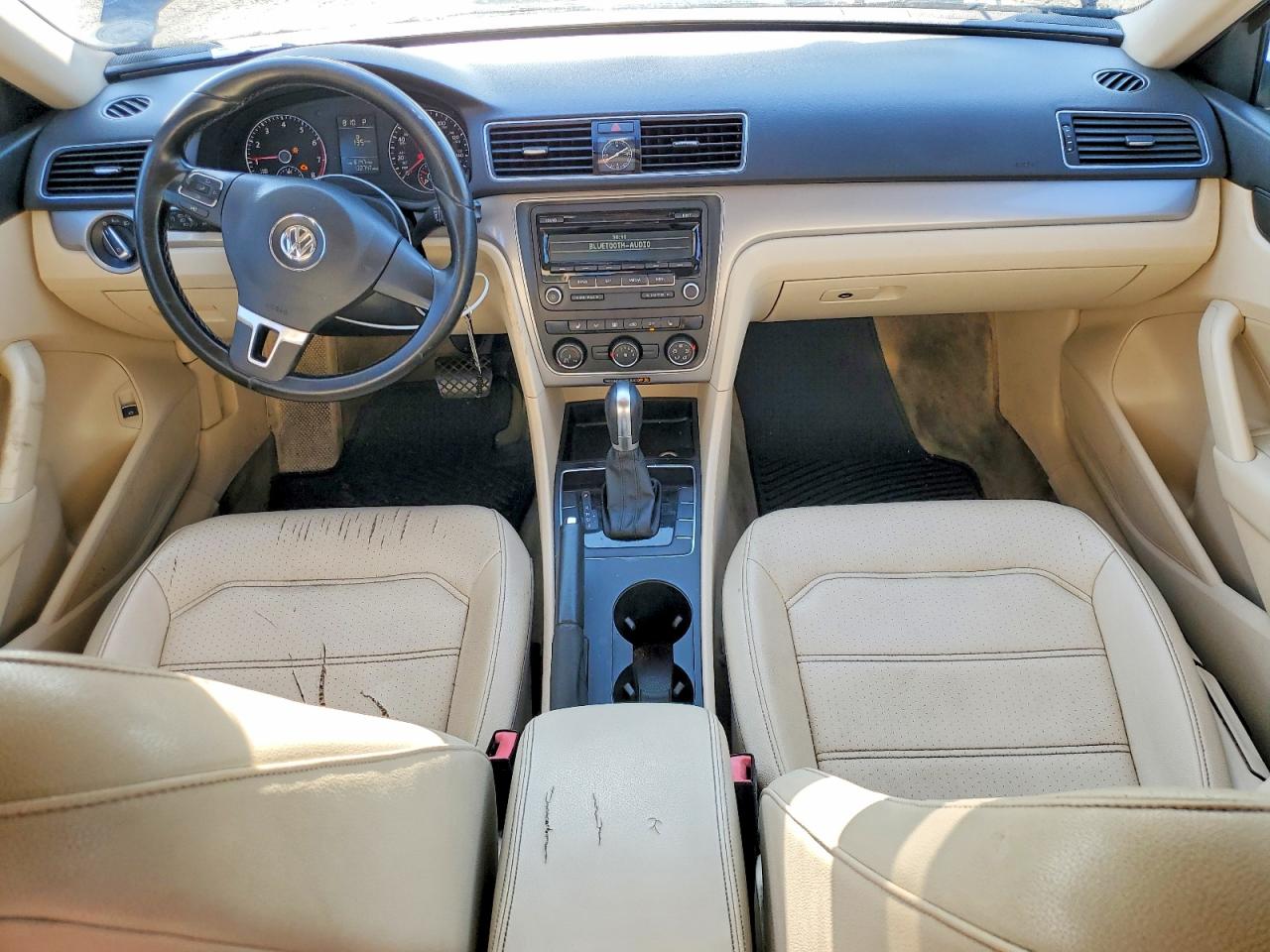 2014 VOLKSWAGEN PASSAT