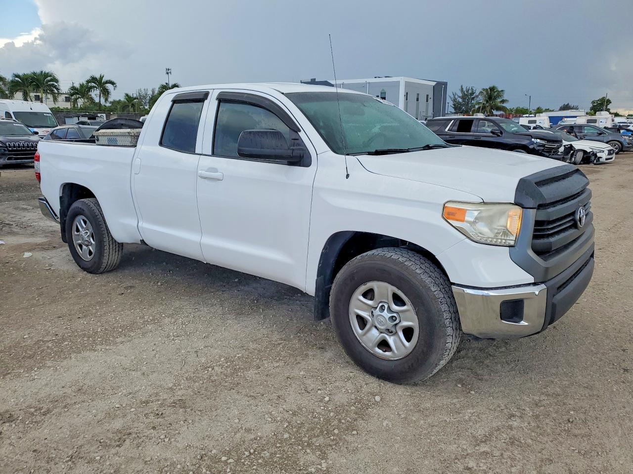 2015 TOYOTA TUNDRA