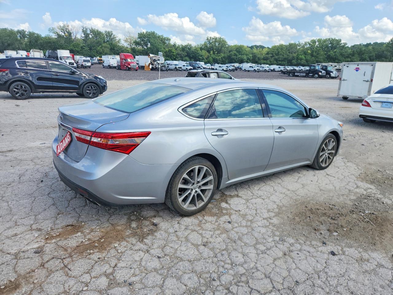 2015 TOYOTA AVALON