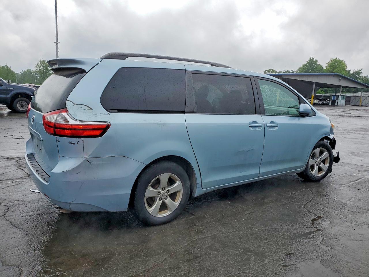 2015 TOYOTA SIENNA
