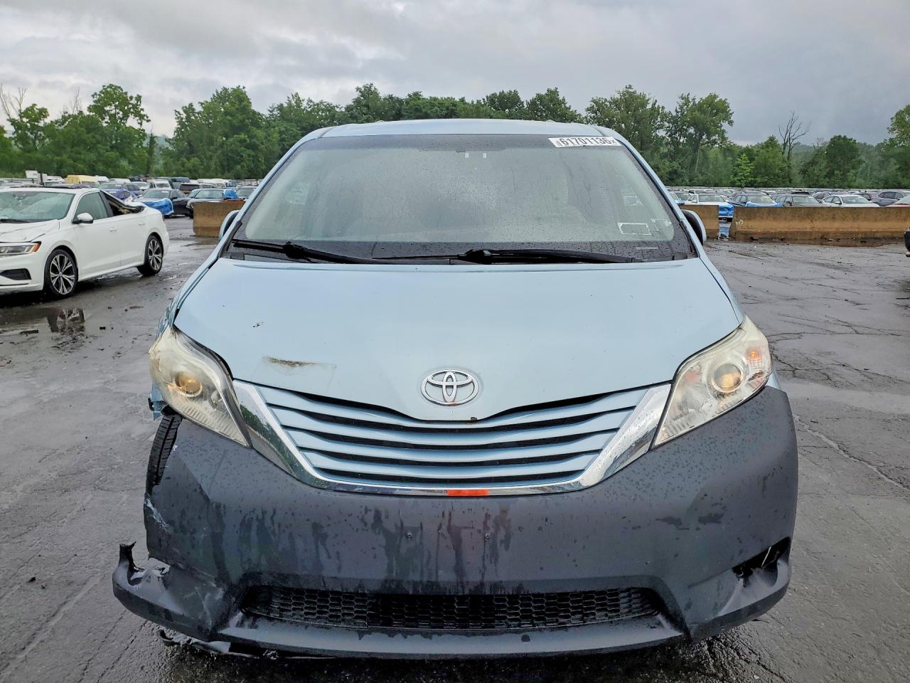 2015 TOYOTA SIENNA
