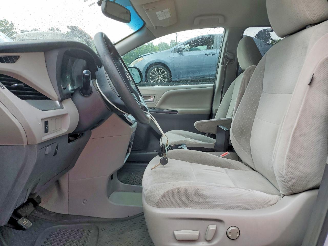 2015 TOYOTA SIENNA