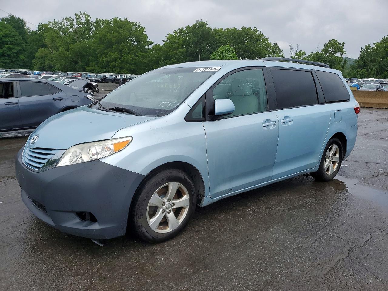 2015 TOYOTA SIENNA