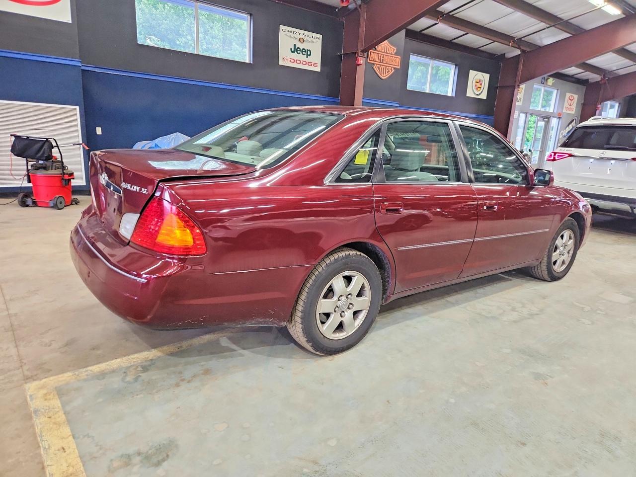 2000 TOYOTA AVALON