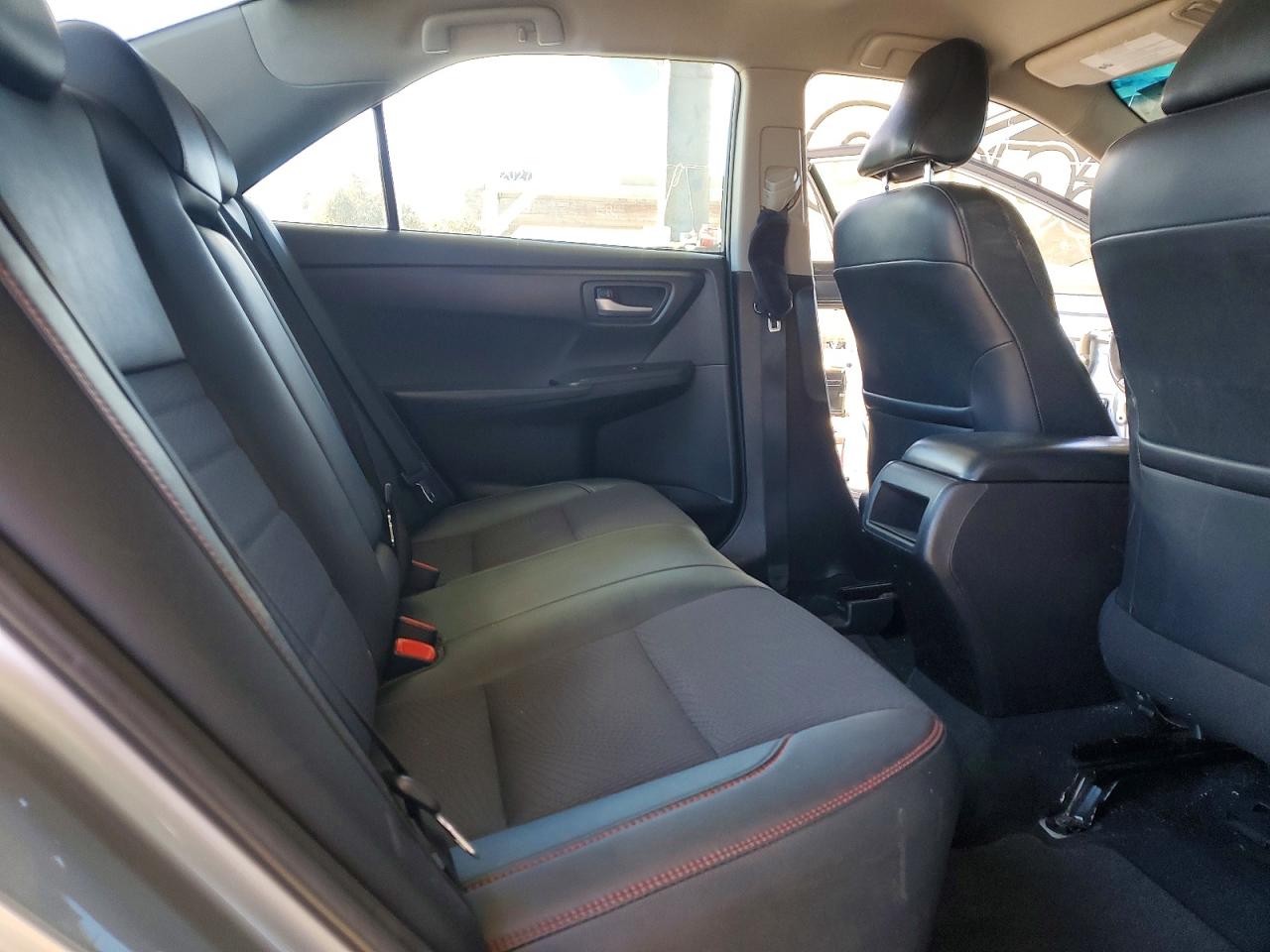 2016 TOYOTA CAMRY