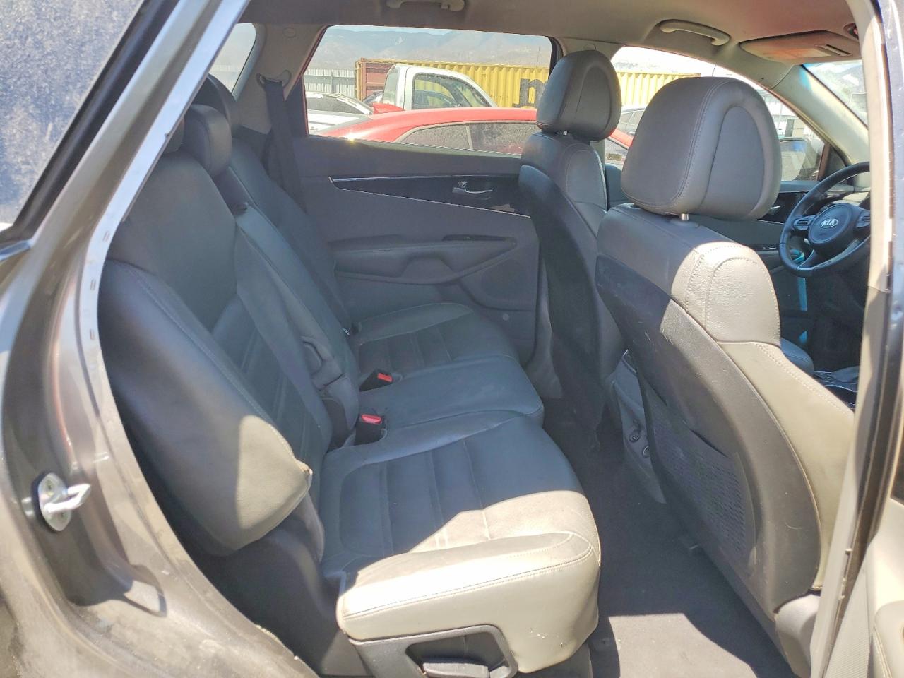 2016 KIA SORENTO