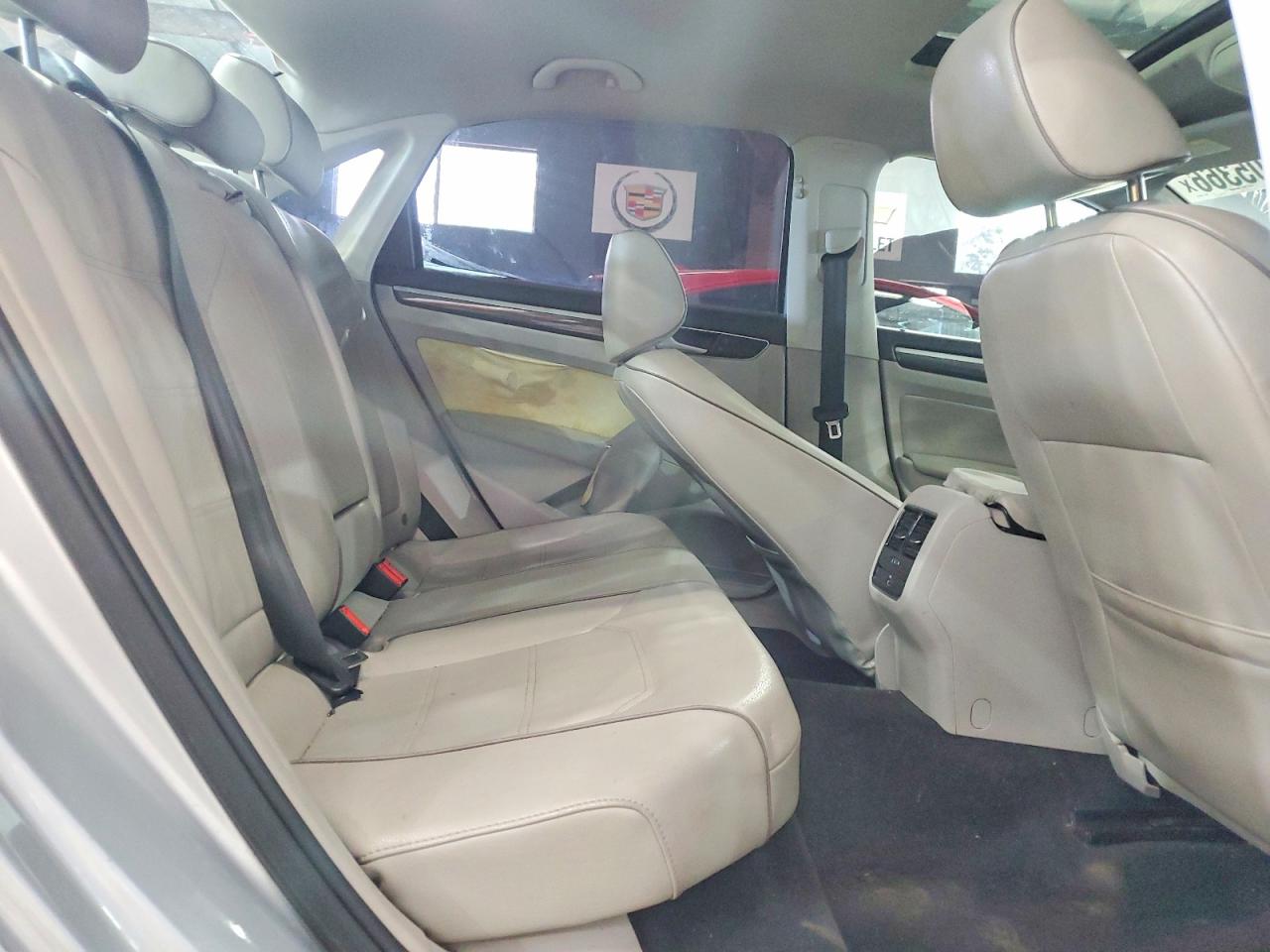 2016 VOLKSWAGEN PASSAT
