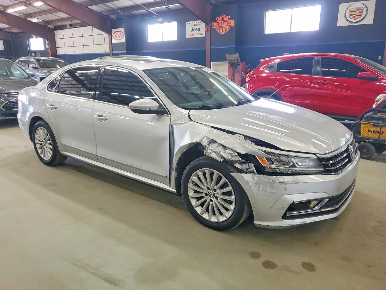 2016 VOLKSWAGEN PASSAT