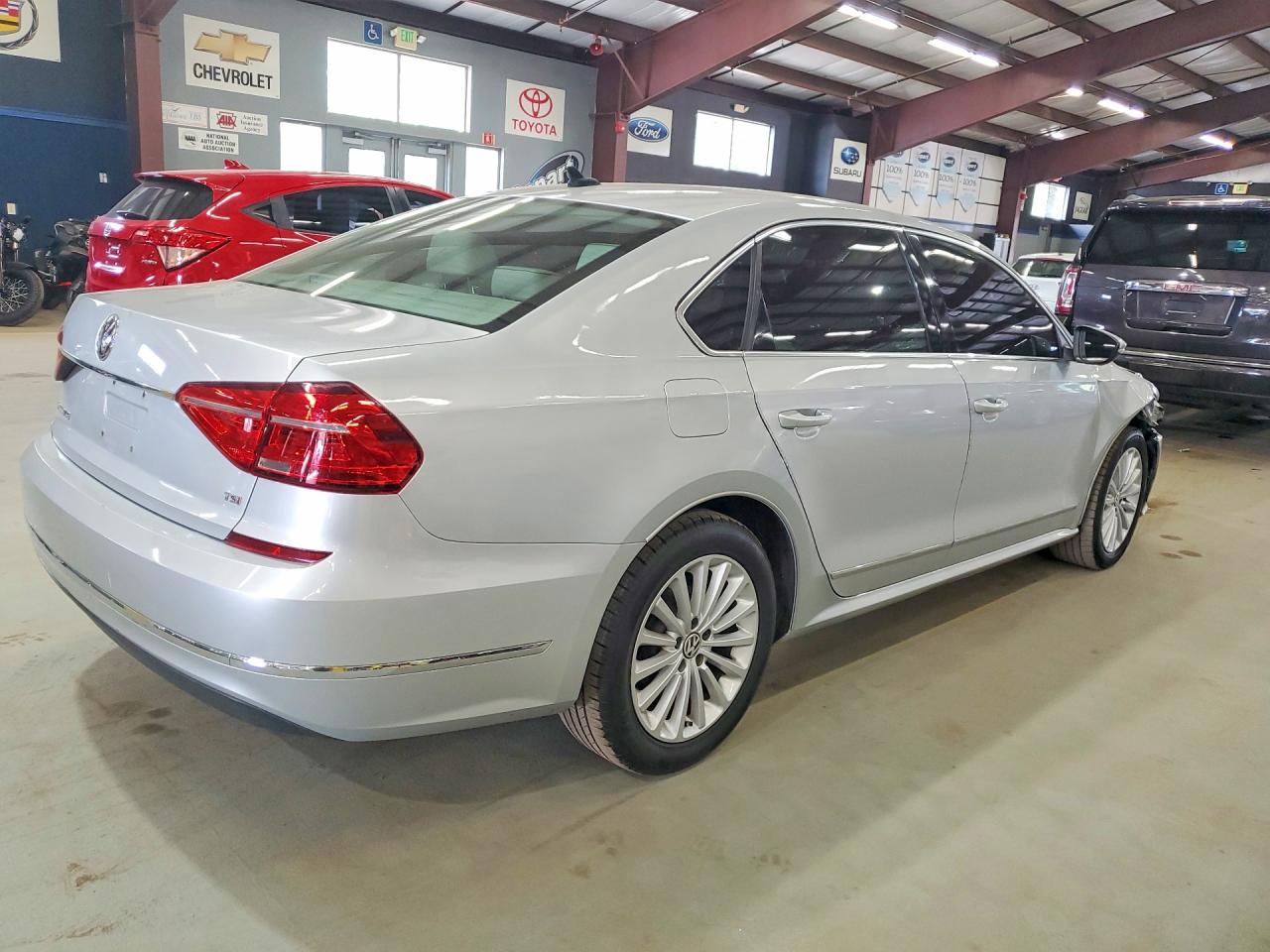 2016 VOLKSWAGEN PASSAT