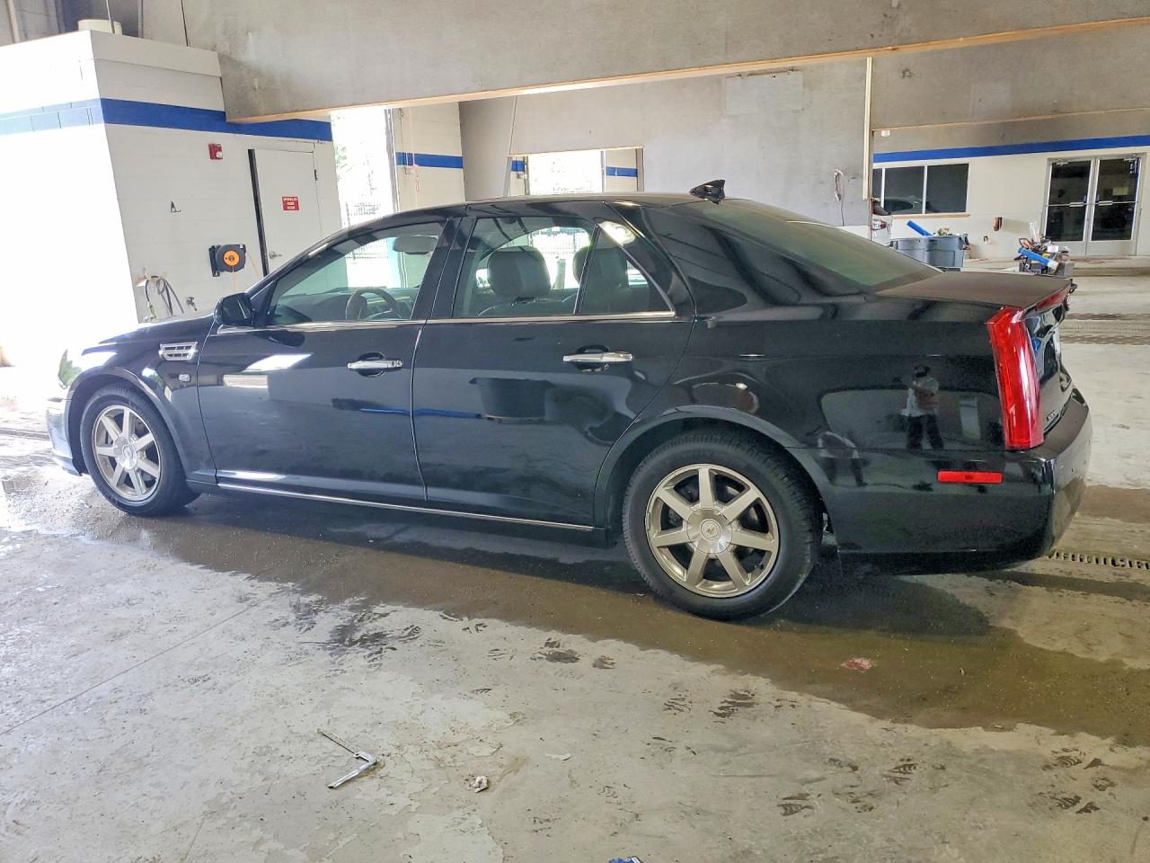 2011 CADILLAC STS